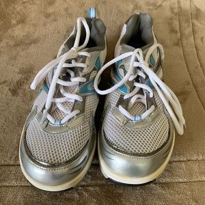 Dr. Scholl’s Inspire Tennis Shoes
